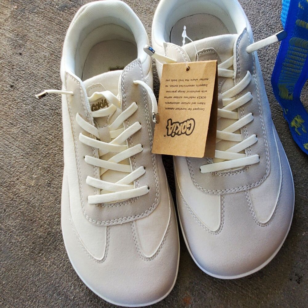 Gokia Tennis Shoes Size 11